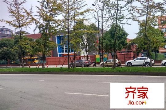 湟普國際湟座幼兒園遠(yuǎn)觀實景（2015.9.13）
