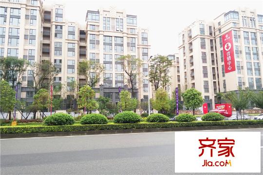 華騰舒云居項(xiàng)目正面（2015.09.10）