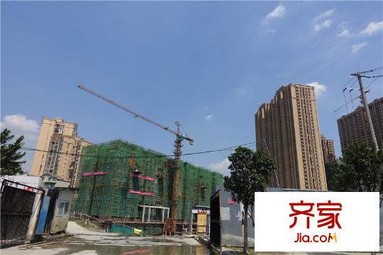 匯融生活廣場項目修建中（2015-9）