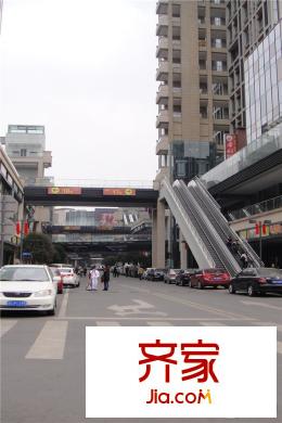 龍湖時(shí)代天街項(xiàng)目街道實(shí)景2015-4-5