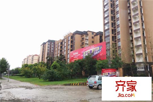 新雙城項(xiàng)目門口實(shí)景（2015.09.10）