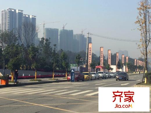 藍(lán)潤光華春天實(shí)景售樓部外2015.12.2