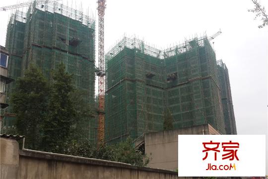 尚城逸品樓棟修建中（2015-10）