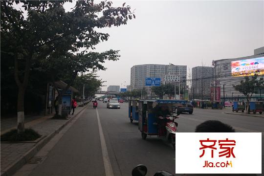 溫資金港中心售樓部旁道路（2015.3）