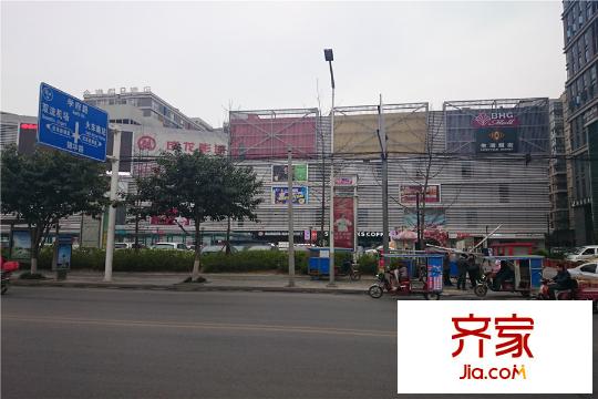 溫資金港中心售樓部旁（2015.3）