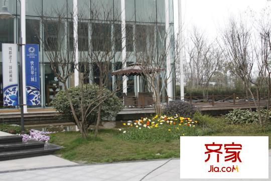 紫荊城售樓部外景（2011-03）