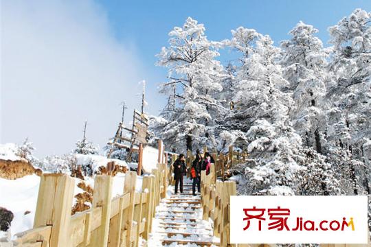 山客部落西嶺雪山旅游區(qū)