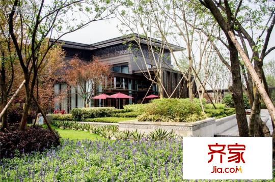 北大資源公園1898售樓部一角實(shí)景（2015.08）
