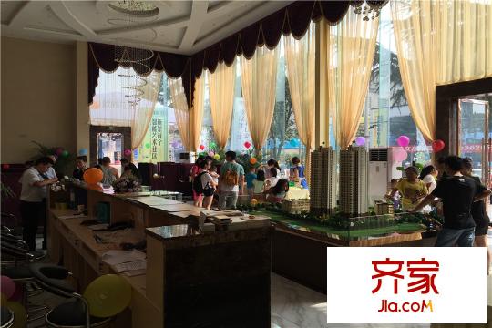 歐尚花園售樓部?jī)?nèi)部沙盤(pán)實(shí)景（2015-10）