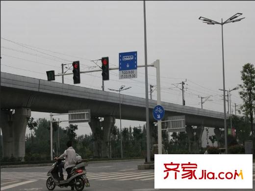 富廣第一印象周邊交通配套――犀浦快鐵站（2014.4）