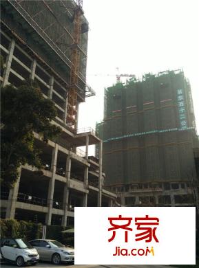 銀海中心項(xiàng)目樓棟仰視圖（2015-12-25）