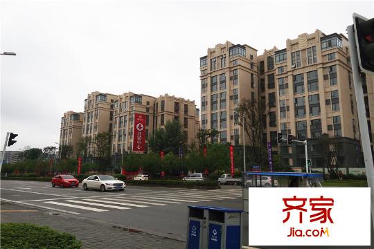 北大資源燕楠國際二期云錦項(xiàng)目側(cè)景（2015.09.10）