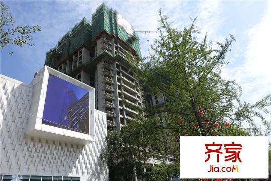 綠地城即將封頂（2015-9）