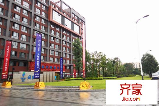 成都國韻村項目側(cè)面（2015.09.10）