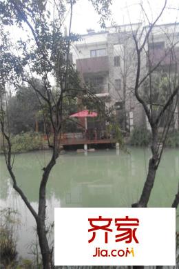 水沐環(huán)島小區(qū)湖景（2015-3）