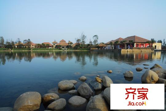 建發(fā)淺水灣會(huì)所外部實(shí)景(2010.12)