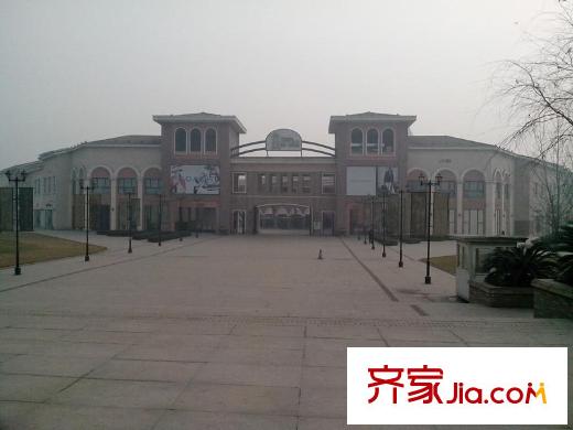 成都國奧村周邊配套商業(yè)廣場