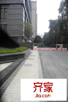歐香小鎮(zhèn)地下停車場入口（2015.3.10）