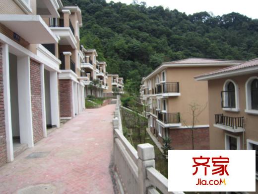 青城御龍灣走廊實(shí)景（2014-8）