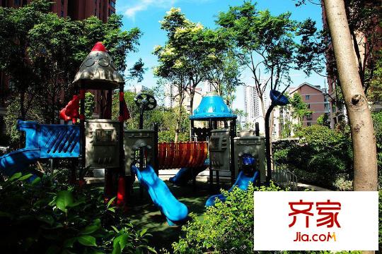三一就此香寓小區(qū)游樂(lè)設(shè)施（2015.12.10）