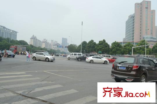 長(zhǎng)房中庭國(guó)際周邊道路