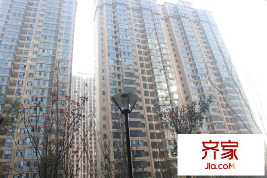 東城港3號(hào)棟仰拍（2014.12.24）