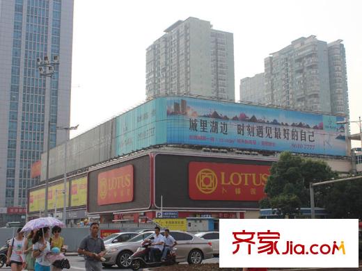 埃克斯社區(qū)周邊卜蜂蓮花