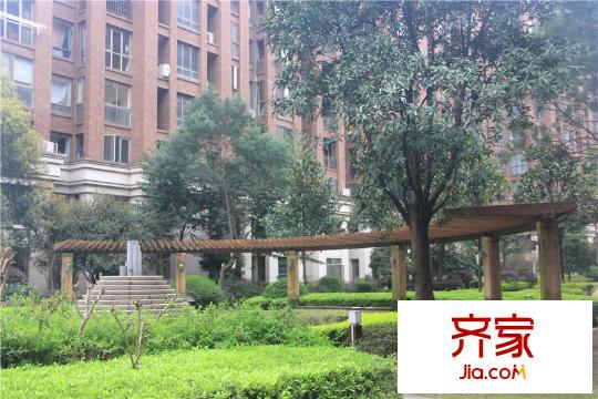 長沙奧林匹克花園小區(qū)內(nèi)休息區(qū)（2015.3.23）