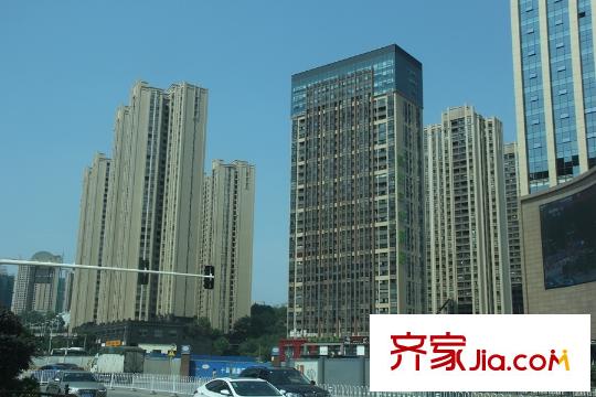 萬(wàn)坤圖財(cái)富廣場(chǎng)周邊大樓