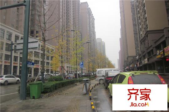 泊林晶城小區(qū)沿街實(shí)景（2015.12.05）
