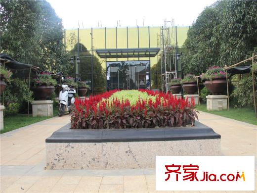 芙蓉萬國城MOMA周邊臨時中心正面