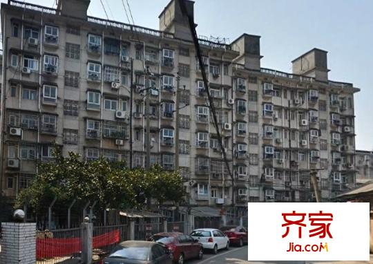 送變電機(jī)關(guān)大院外景圖
