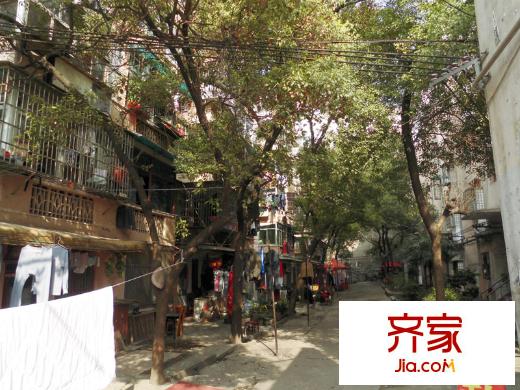 公交新村宿舍外景圖