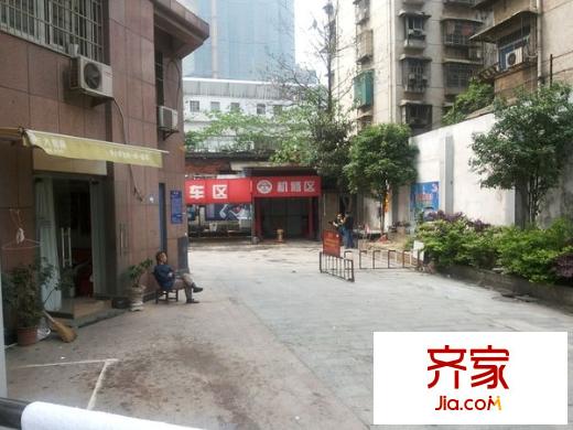 2076至高點外景圖