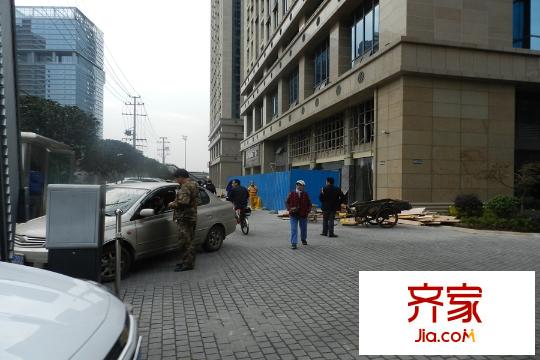 藍(lán)灣國(guó)際廣場(chǎng)樓棟底商（2014.11.17）