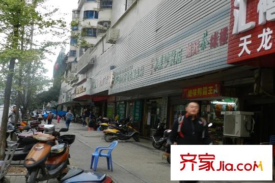 藍(lán)灣國(guó)際廣場(chǎng)周邊小店面