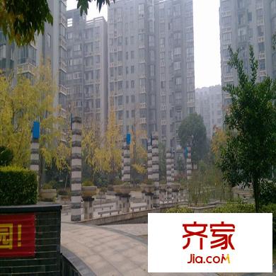 長(zhǎng)房東郡外景圖