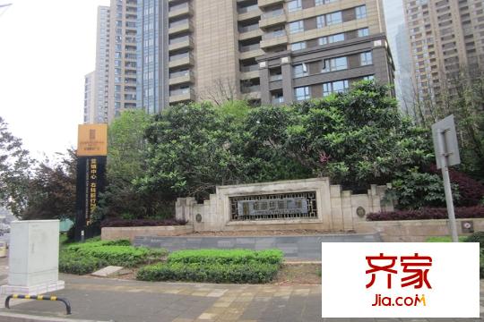保利國際廣場小區(qū)標(biāo)志（2015.3.30）