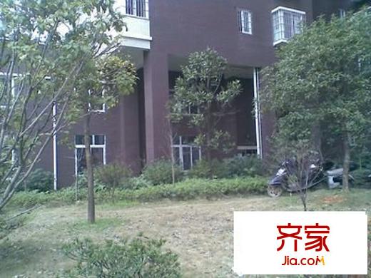 湘繡城外景圖