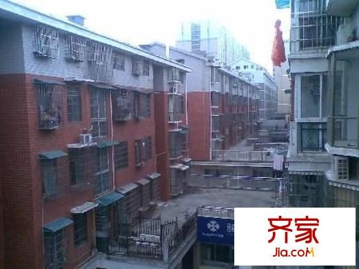 湘繡城外景圖