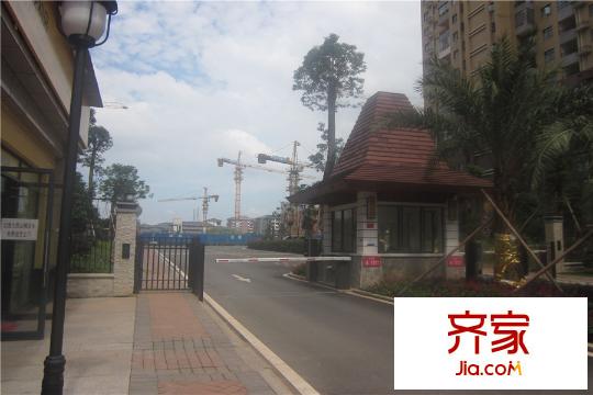 中國鐵建國際城車輛出入（2015.06.23）