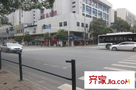楓樹園二期周邊人行道