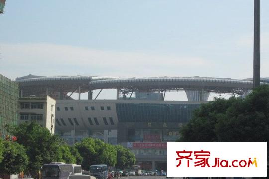 海利第一區(qū)項(xiàng)目周邊賀龍?bào)w育館