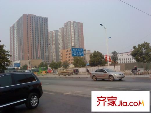 恒大金都周邊對面的建筑