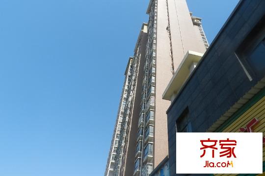 九龍領仕匯樓棟仰拍（2015.04.14）