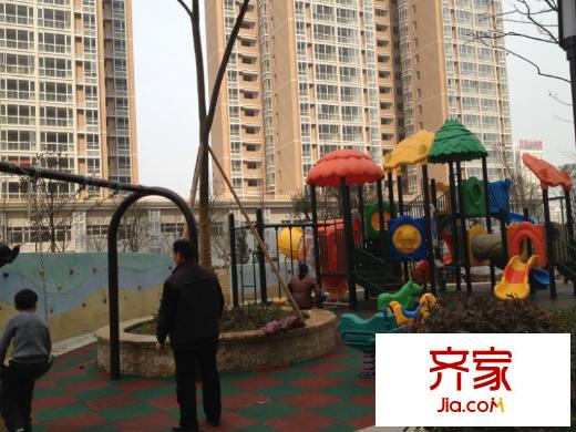 恒廣國際景園小區(qū)兒童游樂設施（2013.1.28）