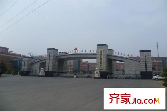 水岸世景周邊機(jī)電職業(yè)學(xué)院