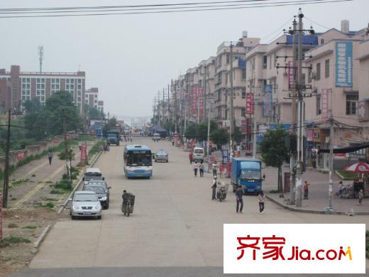 云棲谷周邊行駛的公交車