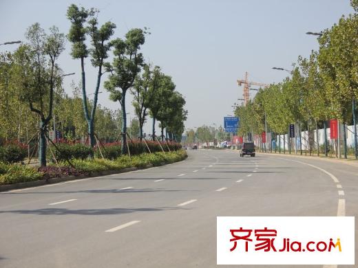 中國(guó)鐵建梅溪青秀周邊梅溪湖大道路