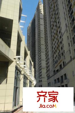 騎龍大街樓棟仰拍（2015.4.14）
